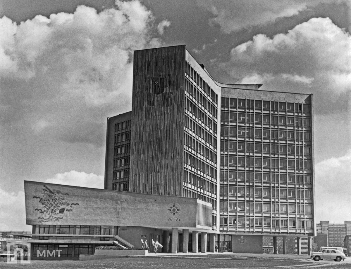 Zdjęcie Urzędu Miasta Tychy - fot. archiwalna z Muzeum Miejskiego w Tychach, rok ok. 1970 Autor: Zygmunt Kubski