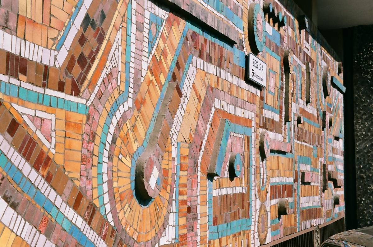 Mozaika na budynku dawnego ZEG-u Autor: UM Tychy