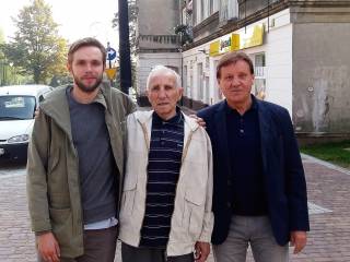 Od lewej: Paweł Ryżko, dawni piłkarze Polonii Józef Kiecok i Jerzy Kubica