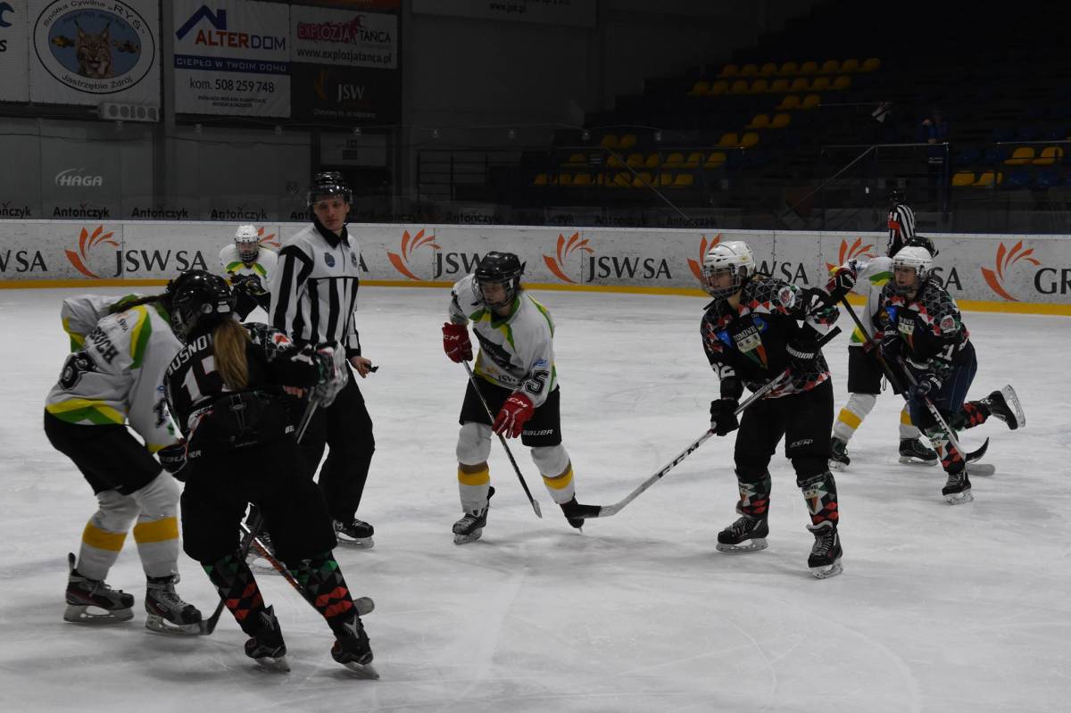 Kobiecy Hokej Atom wki GKS Tychy UKH Bia e Jastrz bie Tychy kobiecy-hokej-atom-wki-gks-tychy-ukh-bia-e-jastrz-bie-tychy