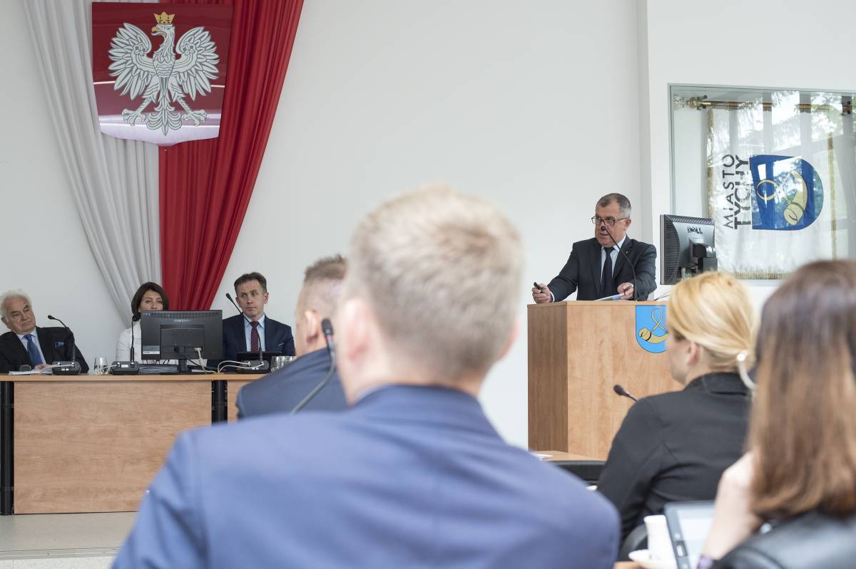 Prezydent Andrzej Dziuba podczas sesji absolutoryjnej za 2018 r. Autor: Kamil Peszat