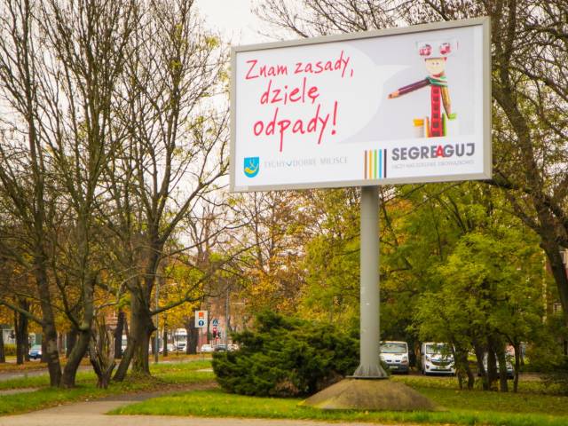 Zdjęcie billboardu z reklamą miejskiej kampanii SegreAguj