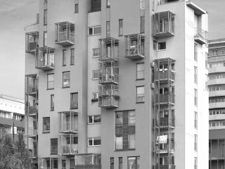 Widok budynku mieszkalno-usługowego, 2021 r. Foto: A. Pławski, ze zbiorów Muzeum Miejskiego w Tychach