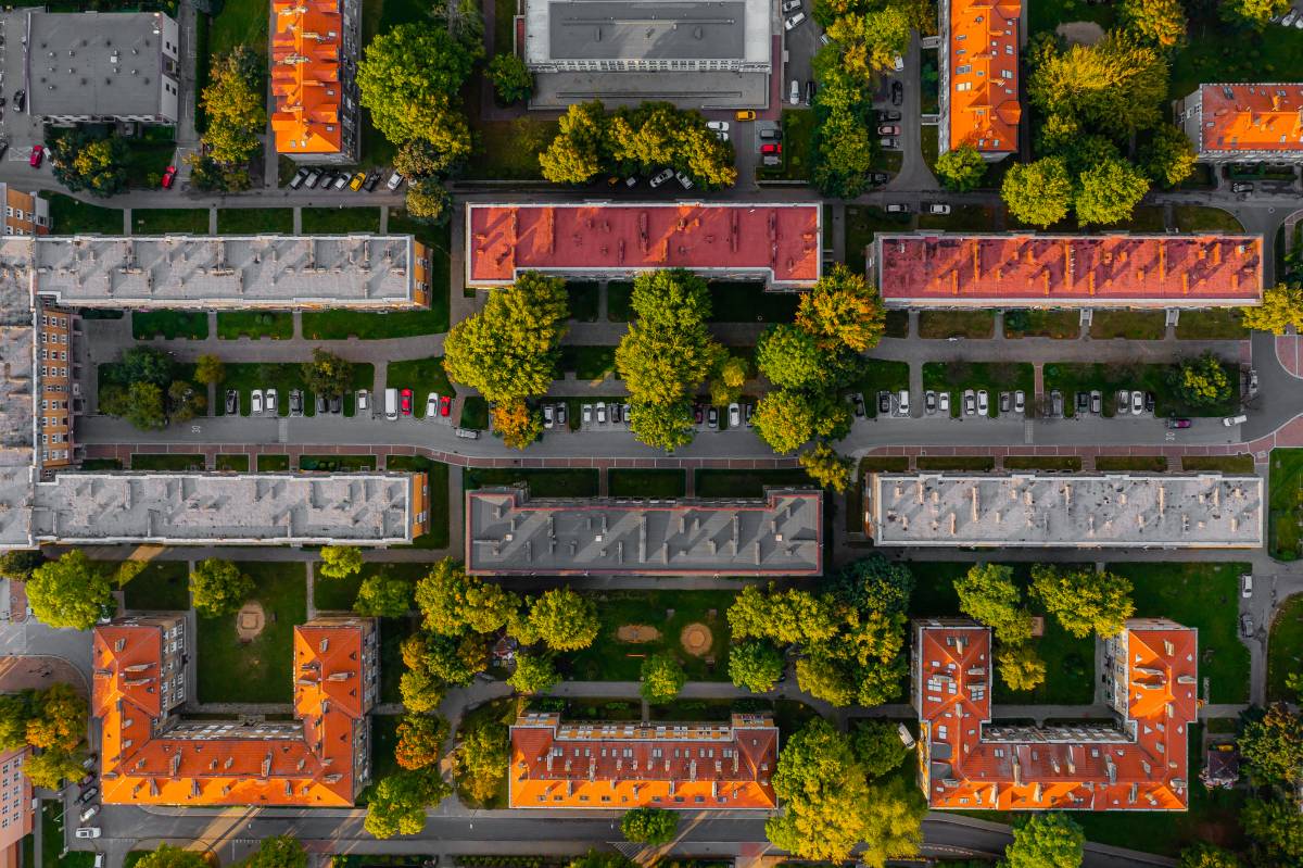 Osiedle A  - budynki. Kadr z drona Autor: Radosław Kaźmierczak