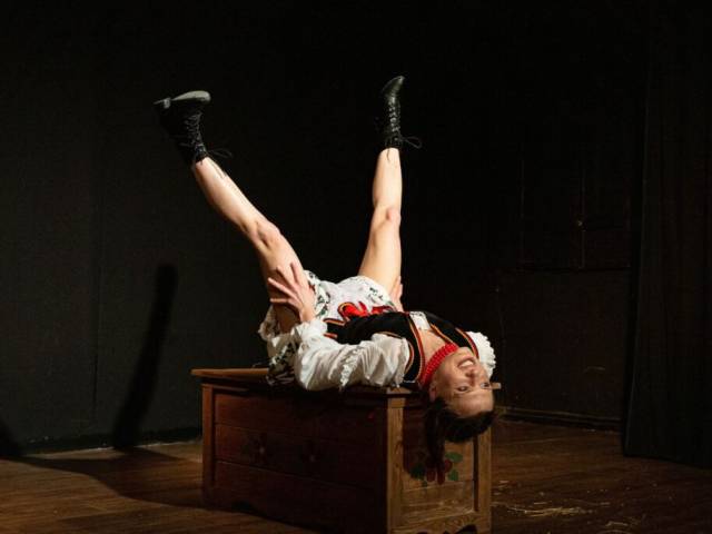 «Одного разу навколо. Жінки Весілля»