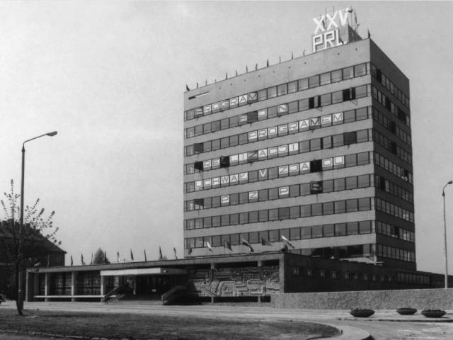 budynek Zakładu Elektroniki Górniczej w Tychach (1966–2015), proj. Marek Dziekoński | fot. 1969, ze zbiorów Muzeum Miejskiego w Tychach