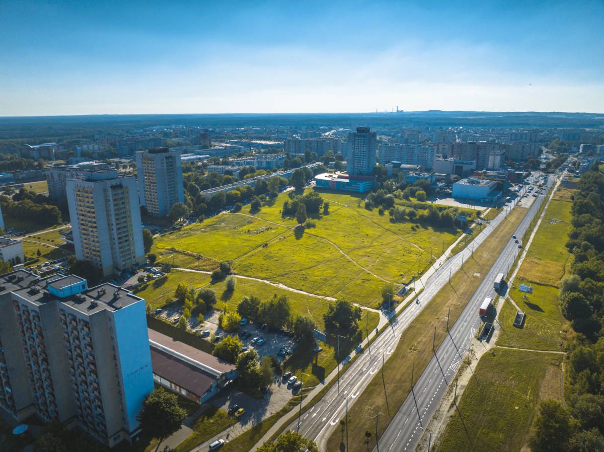 Obszar nowego Centrum Tychów - tereny zielone położone przy al. Jana Pawła II