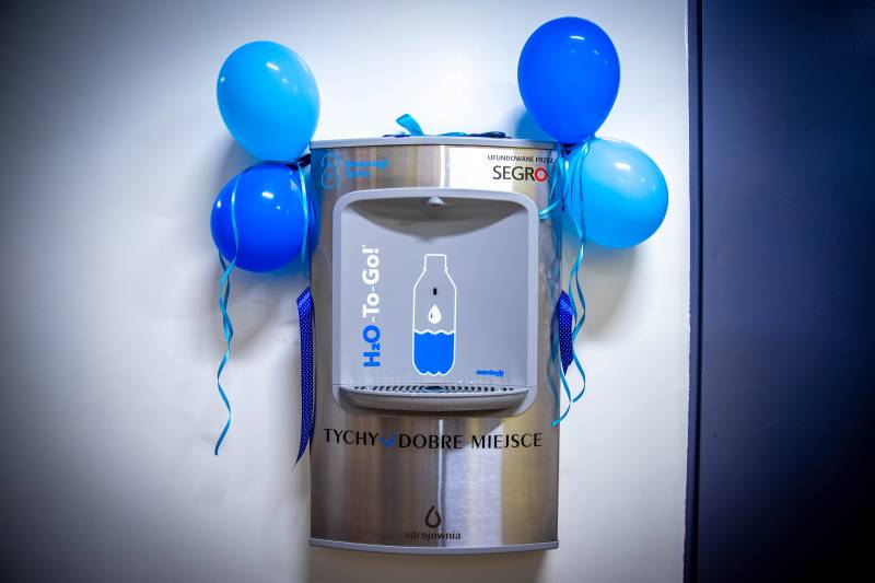 Nowoczesne zdroje wodne w tyskich szkołach