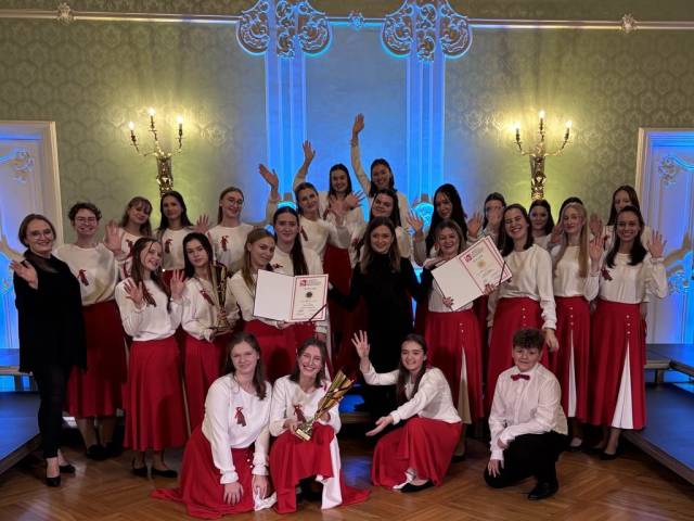 „Adeste Fideles. Chór La Musica w blasku kolęd”