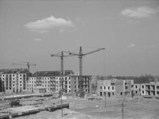 Budowa ulicy Ciasnej. Osiedle C ul. Ciasna 5, 2, ok. 1957. Fot. Stanisław Kasperowicz. Zbiory Muzeum Miejskiego w Tychach