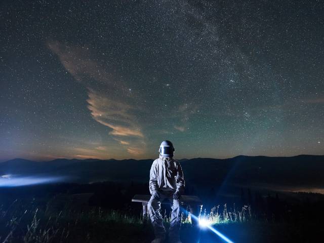 Od mikrokryształów po makroplanety