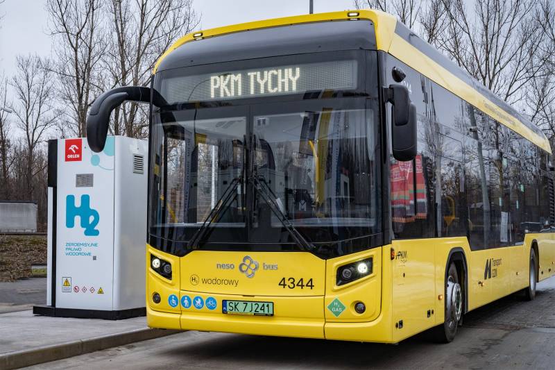 Cicho, nowocześnie i bez spalin. Wodorowe autobusy GZM gotowe do wyjazdu