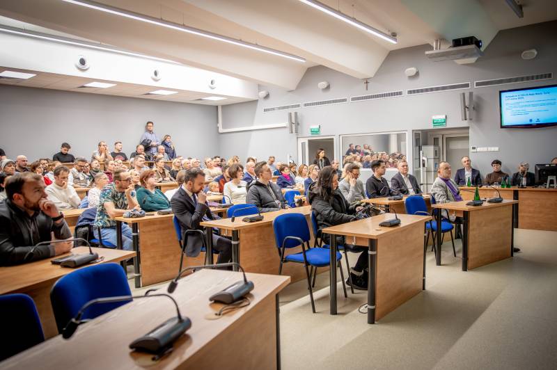 Spotkanie w sprawie budowy nowego lodowiska