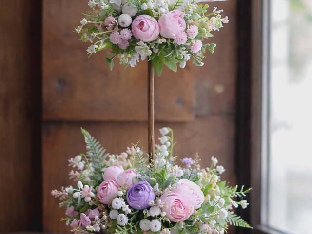 Wiosenna dekoracja – ptaszek na gałązce